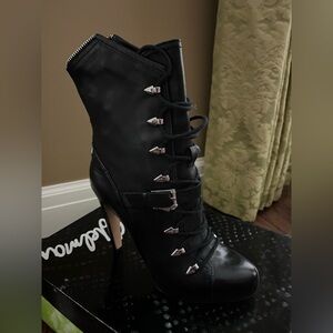 New SAM EDELMAN Chic Black Leather Lace-Up Platform Boots. Size 8.